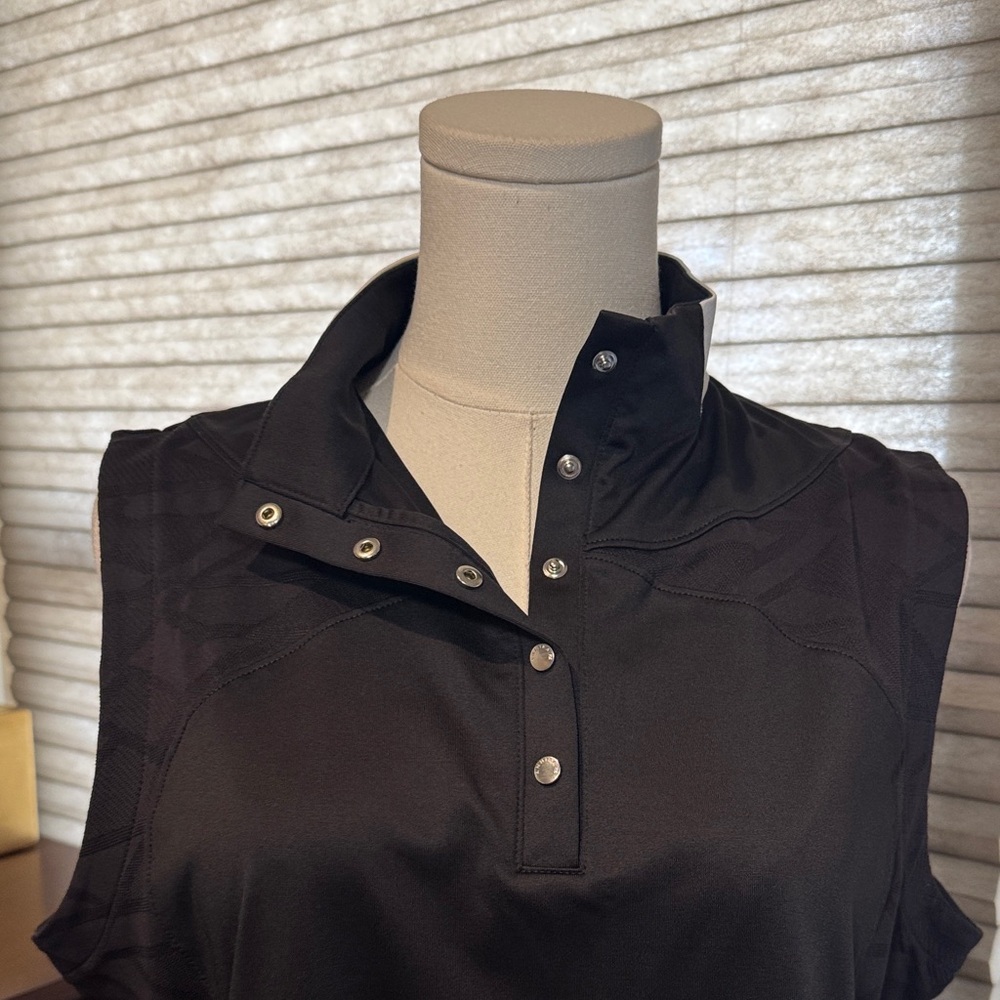 Woman's Annika by Cutter and Buck Black with White Collar Golf Shirt. Size Large - Picture 3 of 7